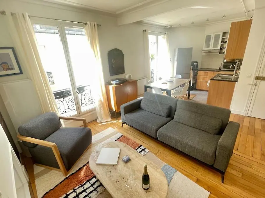 Grand T2 Haut Standing A Montmartre / Pigalle Paris France